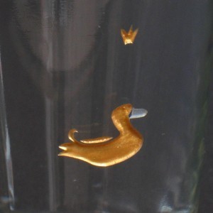 Ente Detail der glasgravur, vergoldet