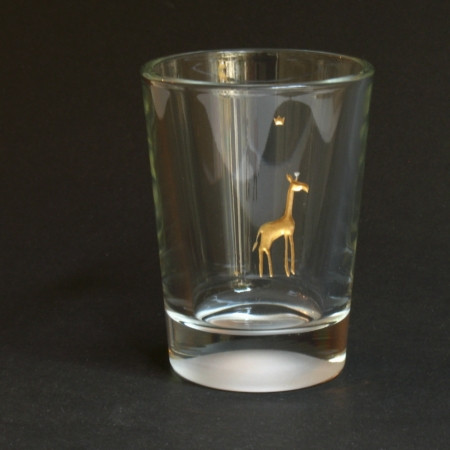 Kleiner schöner Glasbecher mit vergoldeter Gravur : Giraffe.
