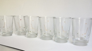 Golf 2, mehrere Gläser mit Golfschlägermotiv, graviert farbvergoldet