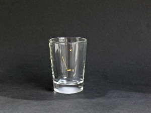 Golfschläger 1. Kleines Glas mit Gravur farbvergoldet
